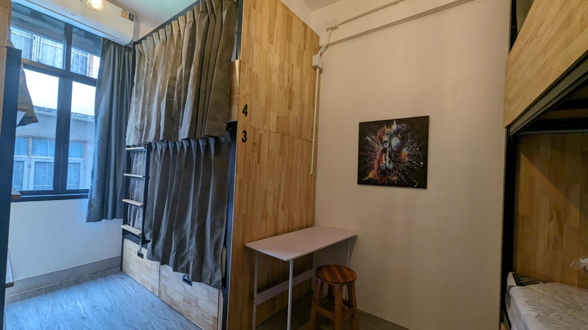 Urban Jungle Hostel Bangkok Bagian luar foto