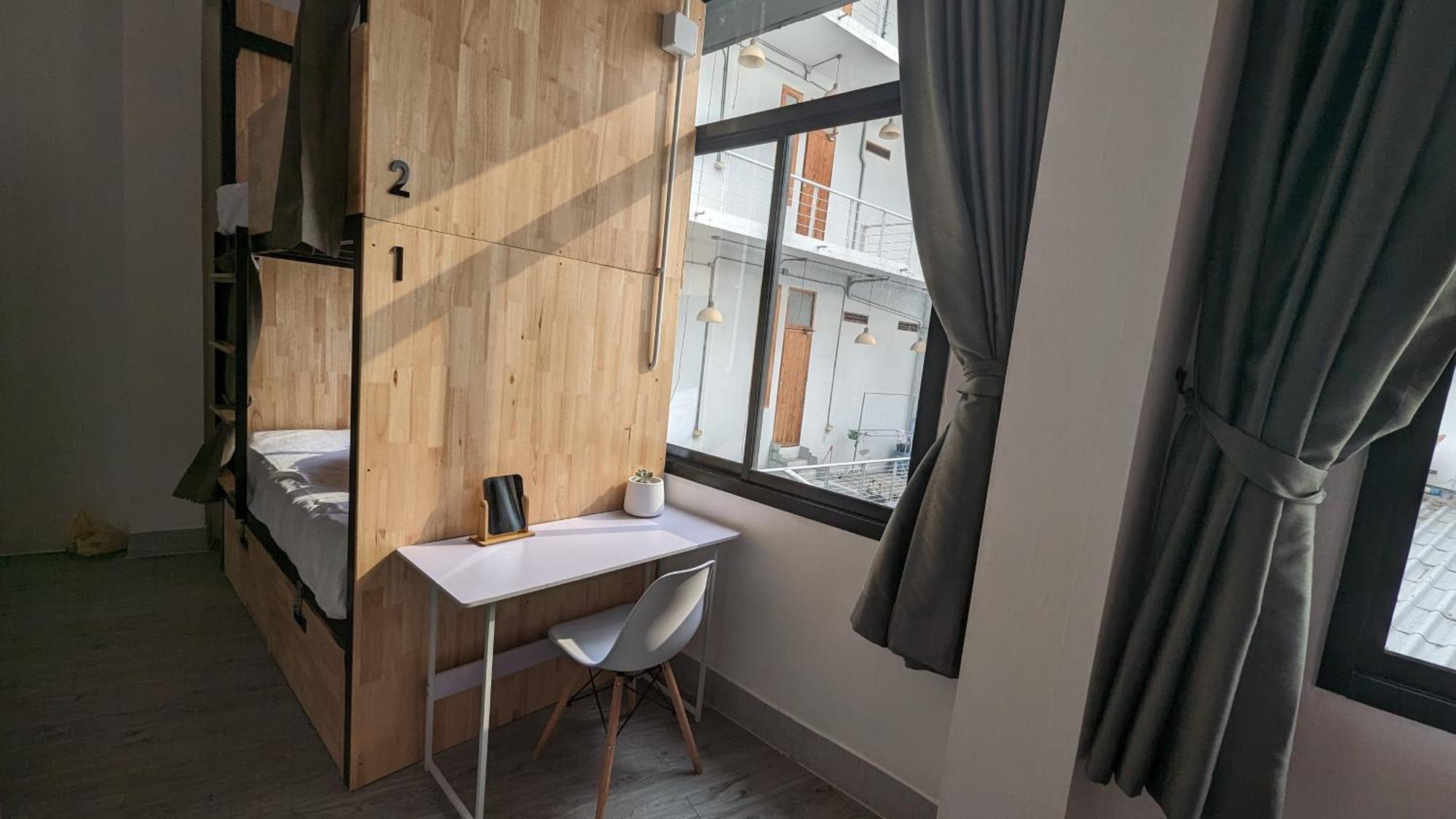 Urban Jungle Hostel Bangkok Bagian luar foto