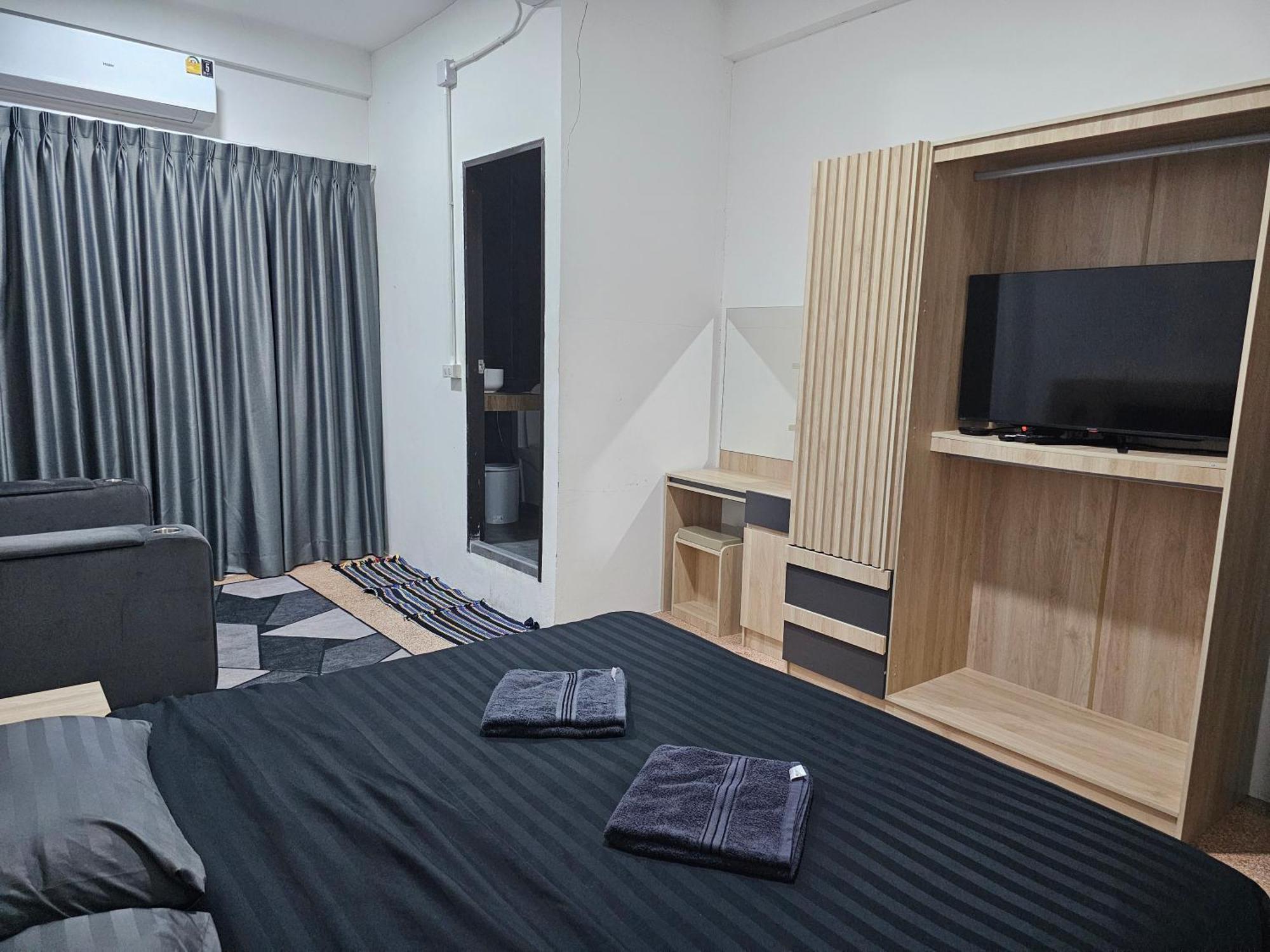 Urban Jungle Hostel Bangkok Bagian luar foto